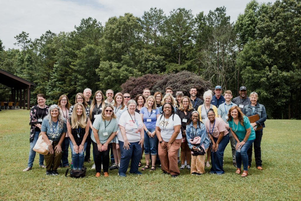 Group picture on Big Oaks grounds